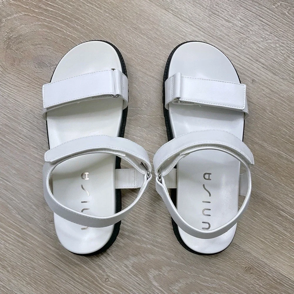 Unisa Sandals Women Size 8 White Strappy Flat Platform Faux Leather NWOB
